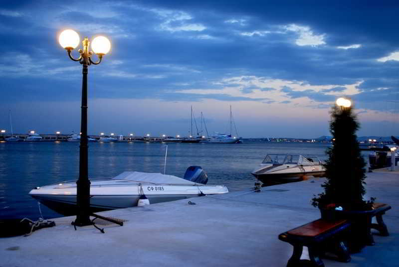 Dolphin Hotel Sveti Vlas Eksteriør billede